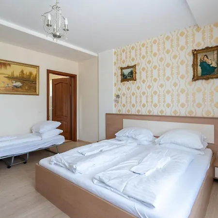 Apart-hotel Faraway Near Vienna Airport With Anytime Self Check In Bruck an der Leitha