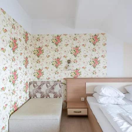 Faraway Near Vienna Airport With Anytime Self Check In 3* 브루크 안 데어 라이타