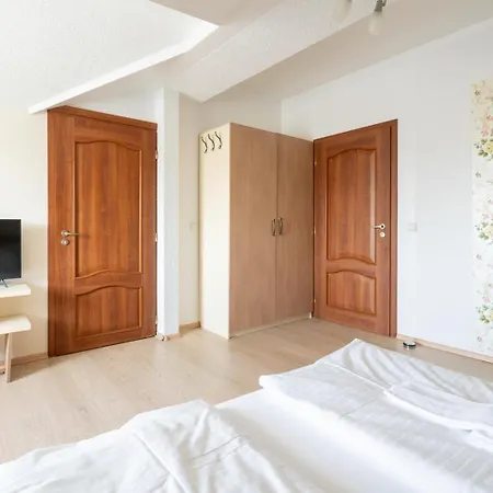 Faraway Near Vienna Airport With Anytime Self Check In Apart-hotel 3*