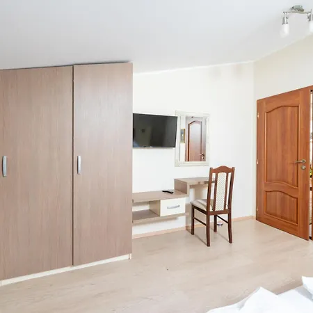 Apart-hotel Faraway Near Vienna Airport With Anytime Self Check In Bruck an der Leitha