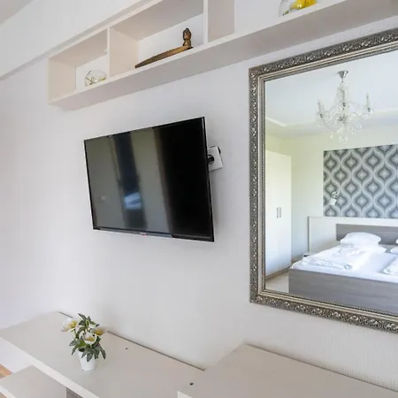 Apart-hotel Faraway Near Vienna Airport With Anytime Self Check In Bruck an der Leitha