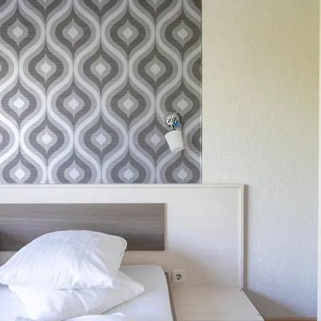 Faraway Near Vienna Airport With Anytime Self Check In Apart-hotel 3*