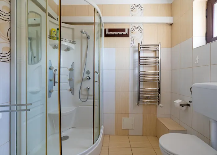 Faraway Near Vienna Airport With Anytime Self Check In 3*