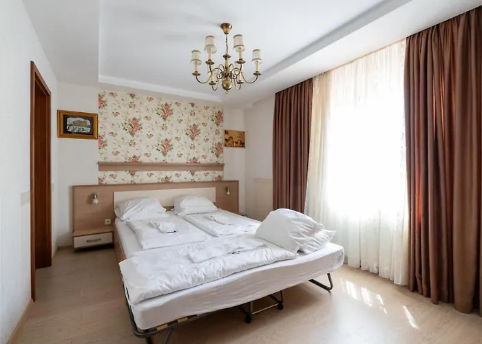 Faraway Near Vienna Airport With Anytime Self Check In 3*