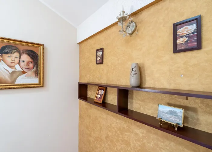 Faraway Near Vienna Airport With Anytime Self Check In 3*