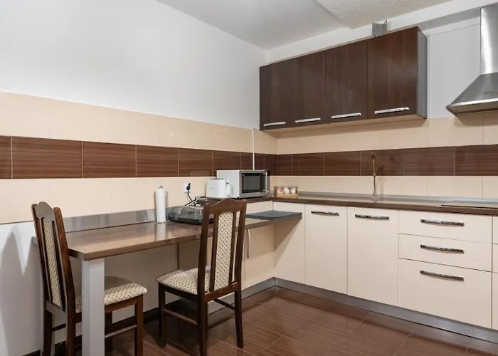 Faraway Near Vienna Airport With Anytime Self Check In 3*