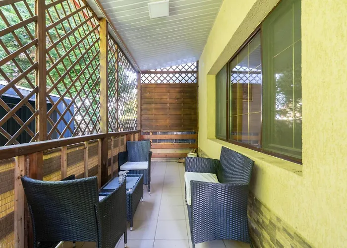 Faraway Near Vienna Airport With Anytime Self Check In