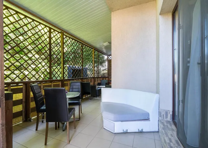 Faraway Near Vienna Airport With Anytime Self Check In 3*