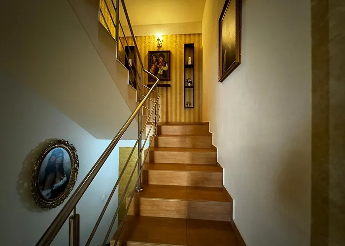 Faraway Near Vienna Airport With Anytime Self Check In 3*